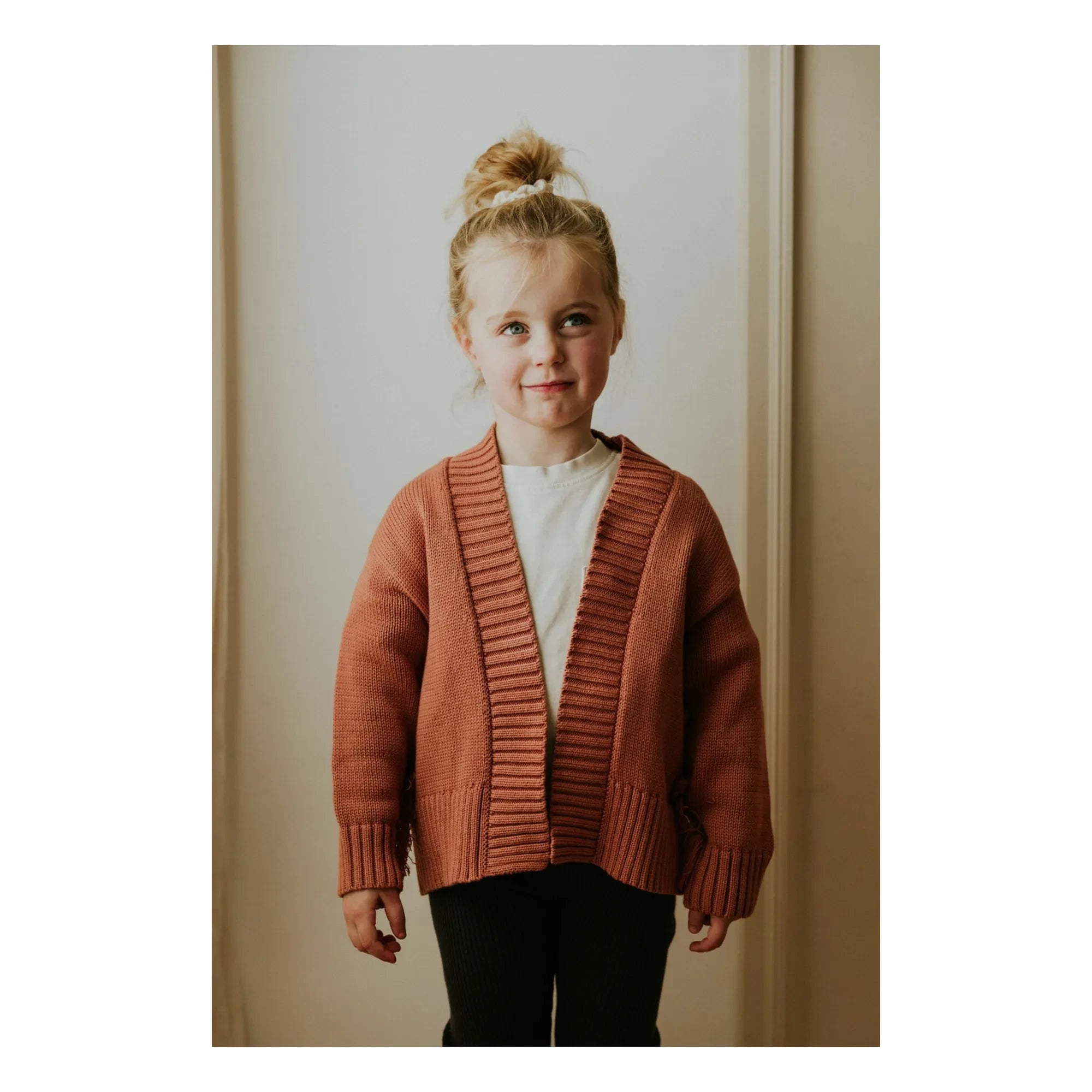 Yuki - Bio-Baumwoll-Strickjacke mit Quasten | Terrakotta