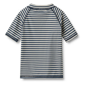 Wheat – Jackie Gestreiftes UV-beständiges Schwimmshirt aus recycelten Fasern | Dunkelblau