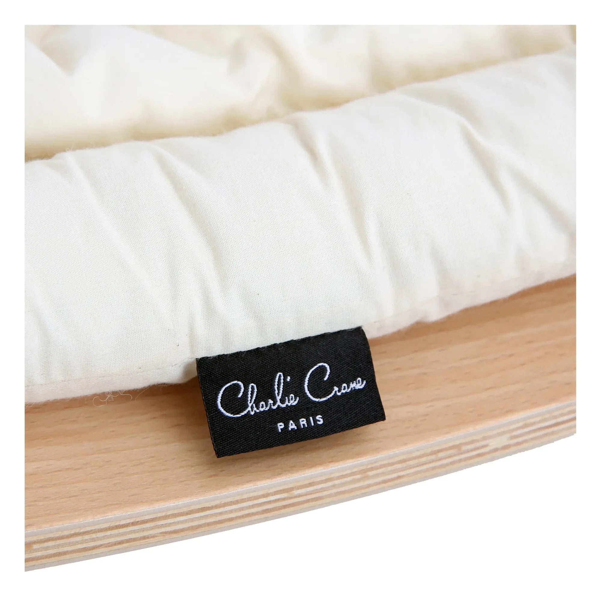Charlie Crane - Levo Baby Wippe - Buche und Ecru Bio-Baumwollkissen | Ecru
