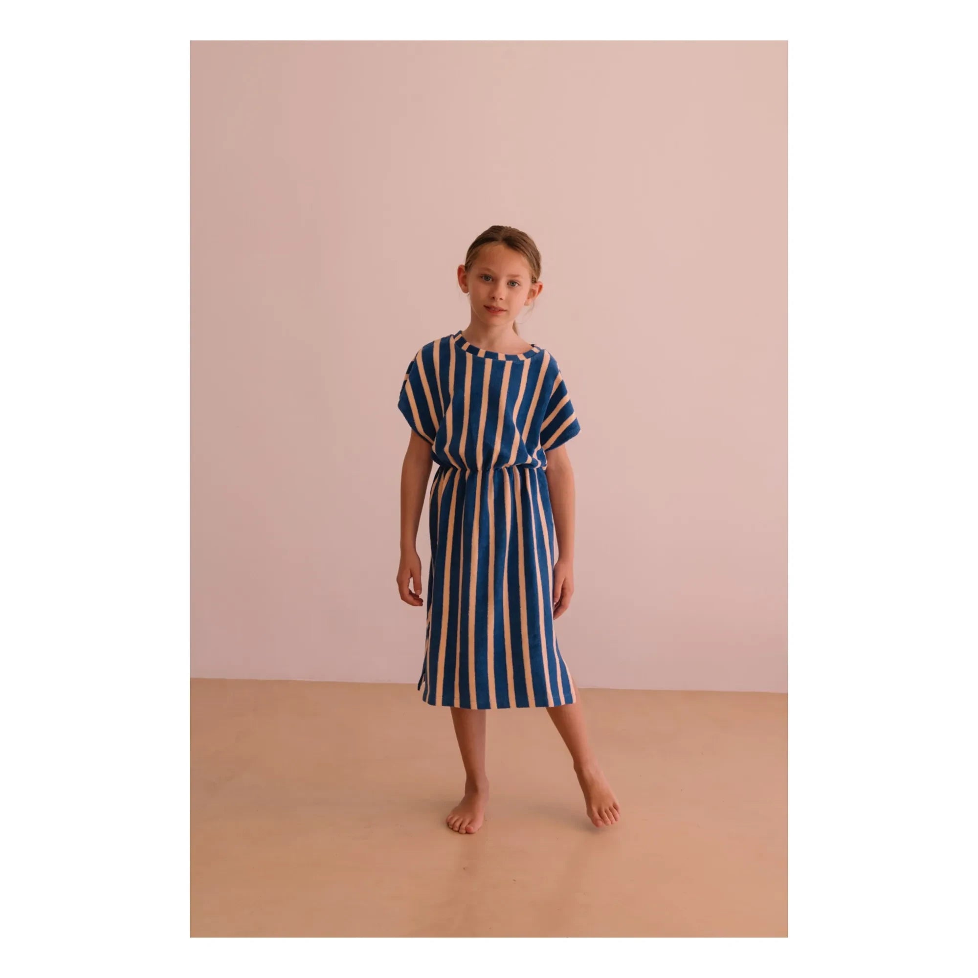 We Are Kids – April Gestreiftes Kleid aus Bio-Baumwolle | Blau