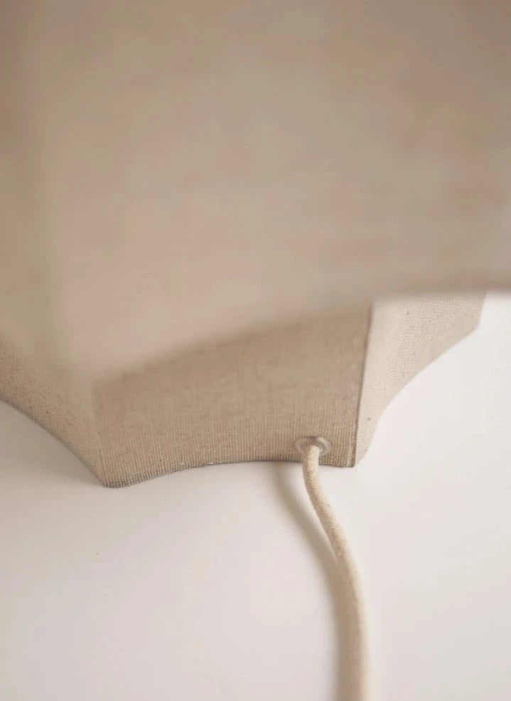 Olsson & Jensen - Forli Stoff-Tischlampe | Ecru