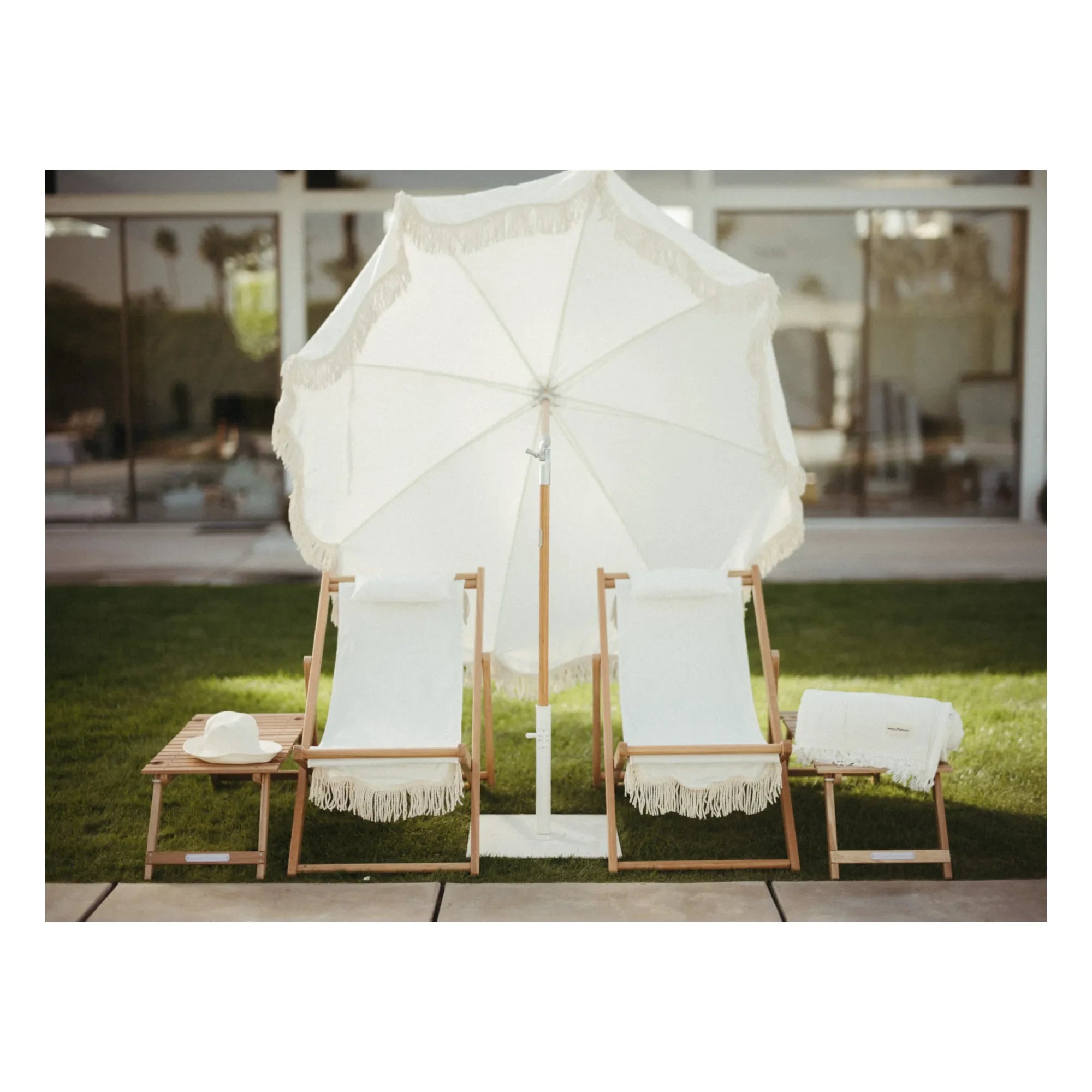 Business & Pleasure Co. - Sonnenschirmständer | Weiß