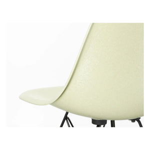 Vitra - DSW Fiberglass Chair - Charles & Ray Eames, 1950 | Eames Parchment