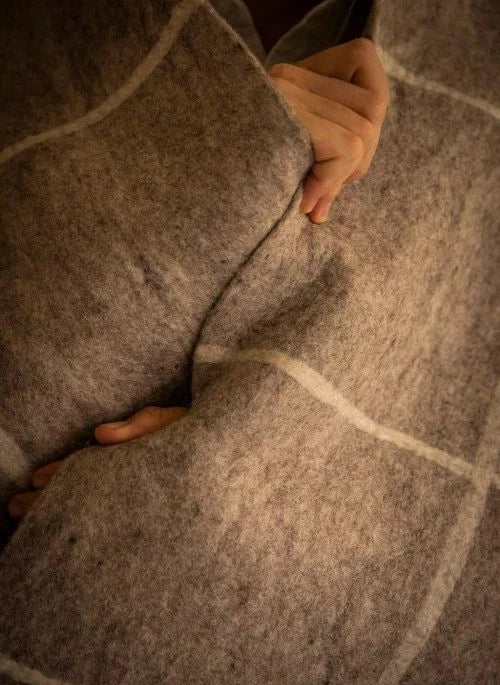 Muskhane - Nuno karierte Filzdecke | Heather Grey
