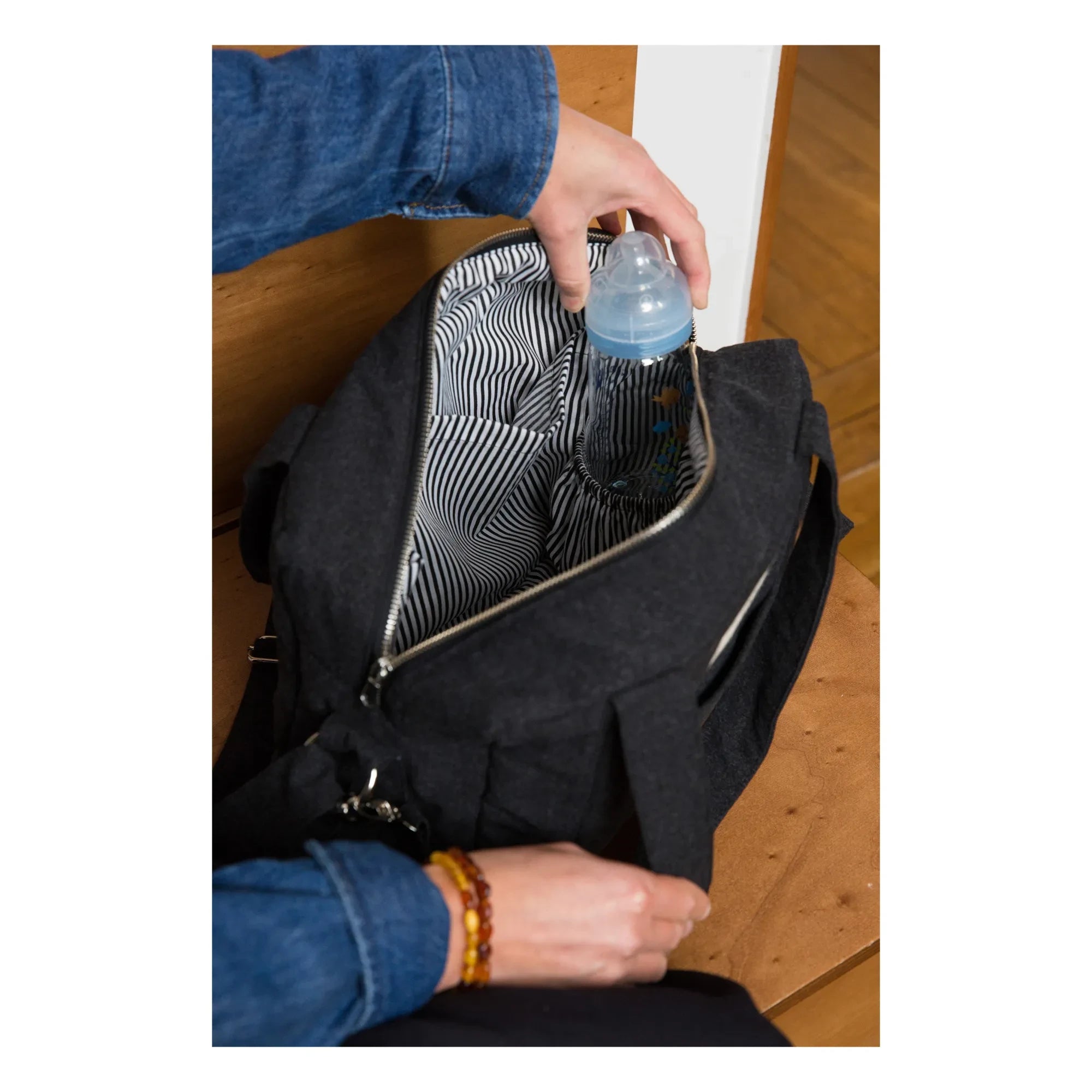 rivedroite - Mini Darcy Wickeltasche aus recycelter Baumwolle | Schwarz