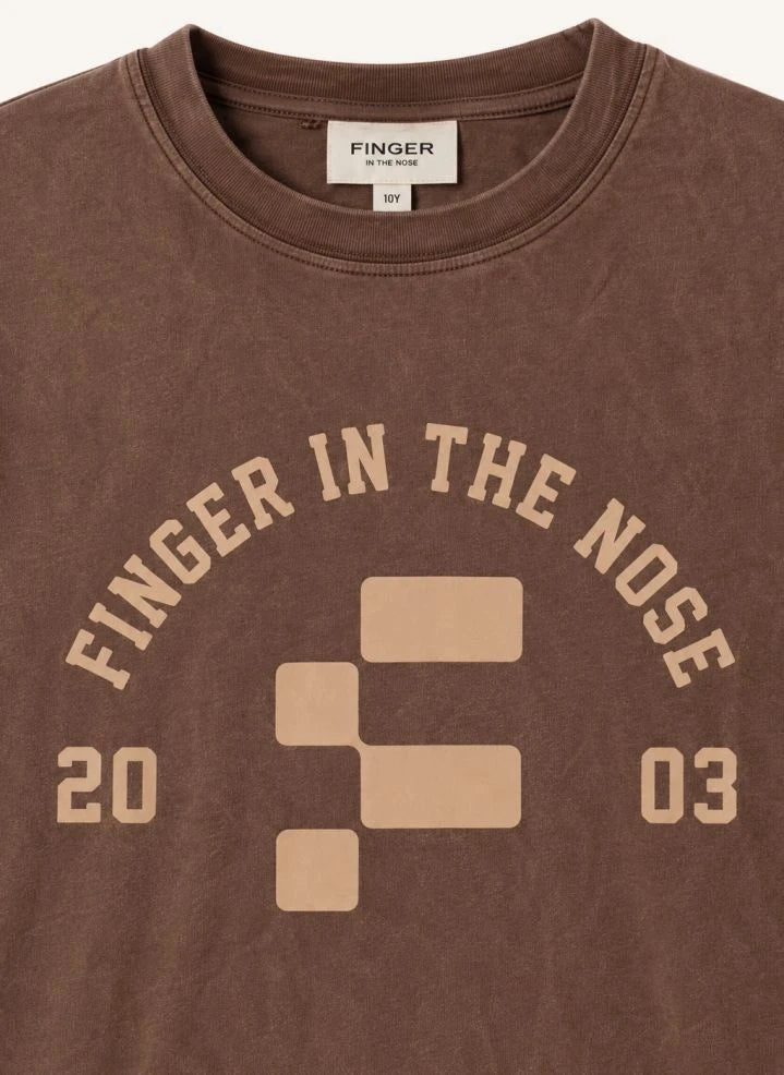Finger in the nose - King Finger 2003 Organische Baumwoll-T-Shirt | Schokolade