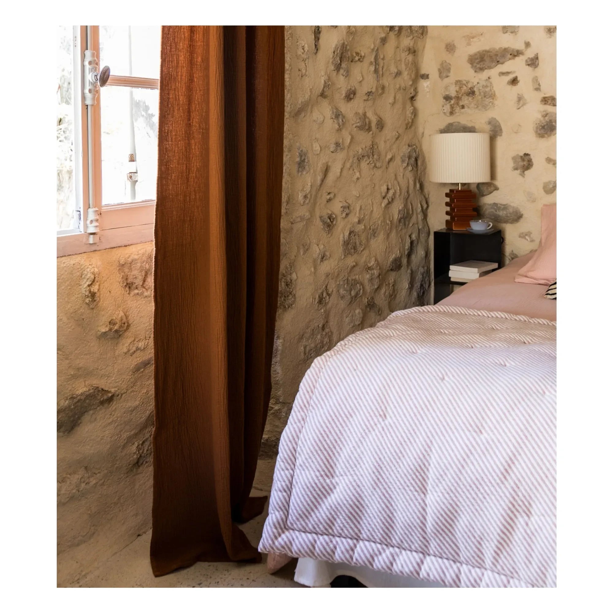 The Socialite Family - Capriccio gestreifte Steppdecke aus Baumwolljacquard | Bordeaux