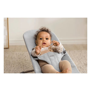 BabyBjörn – Bliss Gemusterte Gewebe-Jersey-Babywippe | Hellgrau