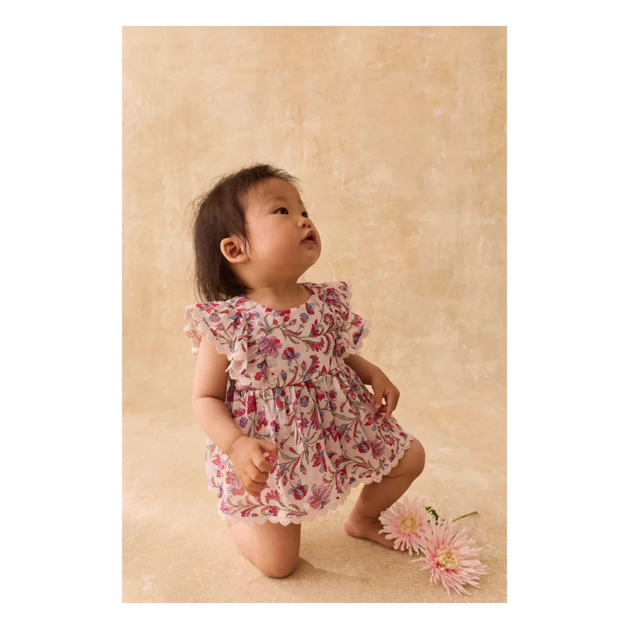 Louise Misha - Lena Fleurie Bio-Baumwoll-Strampler-Kleid | Creme