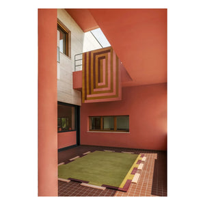 Layered - Wollteppich Fregio, Tekla Evelina Severin | Oliv