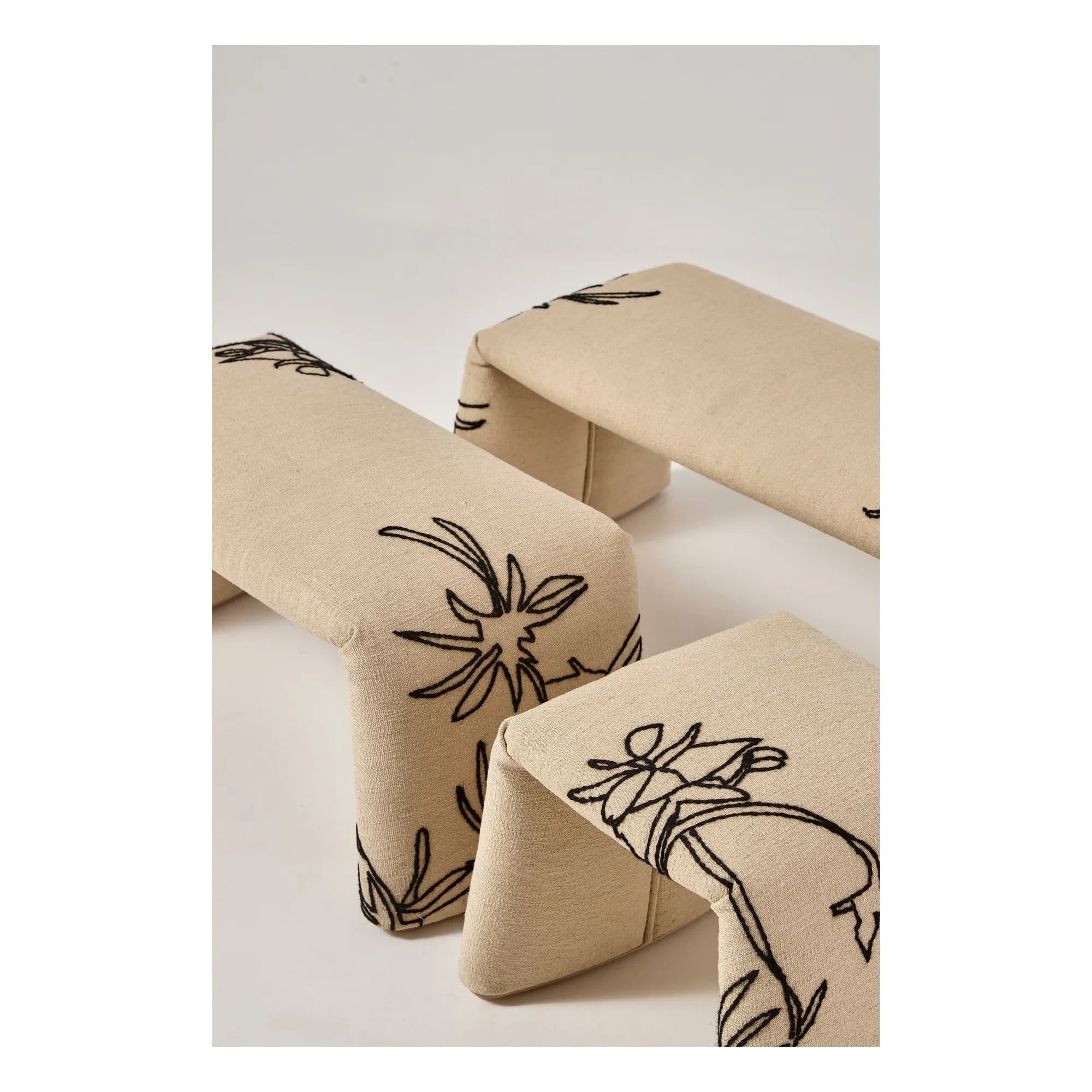 Nanimarquina - Folded Flowers puf, Estudi Manel Molina | Bej