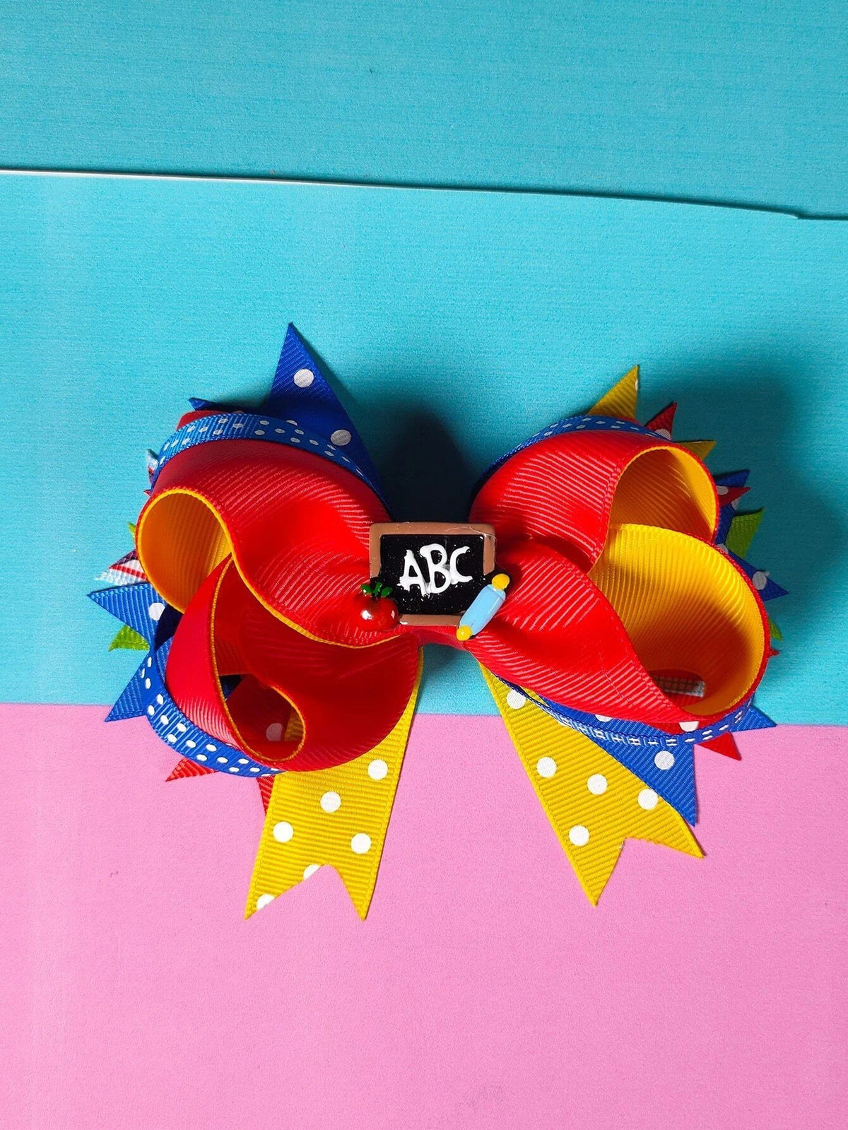 Dinossi – Haarspange für Mädchen im Schul-ABC-Design 