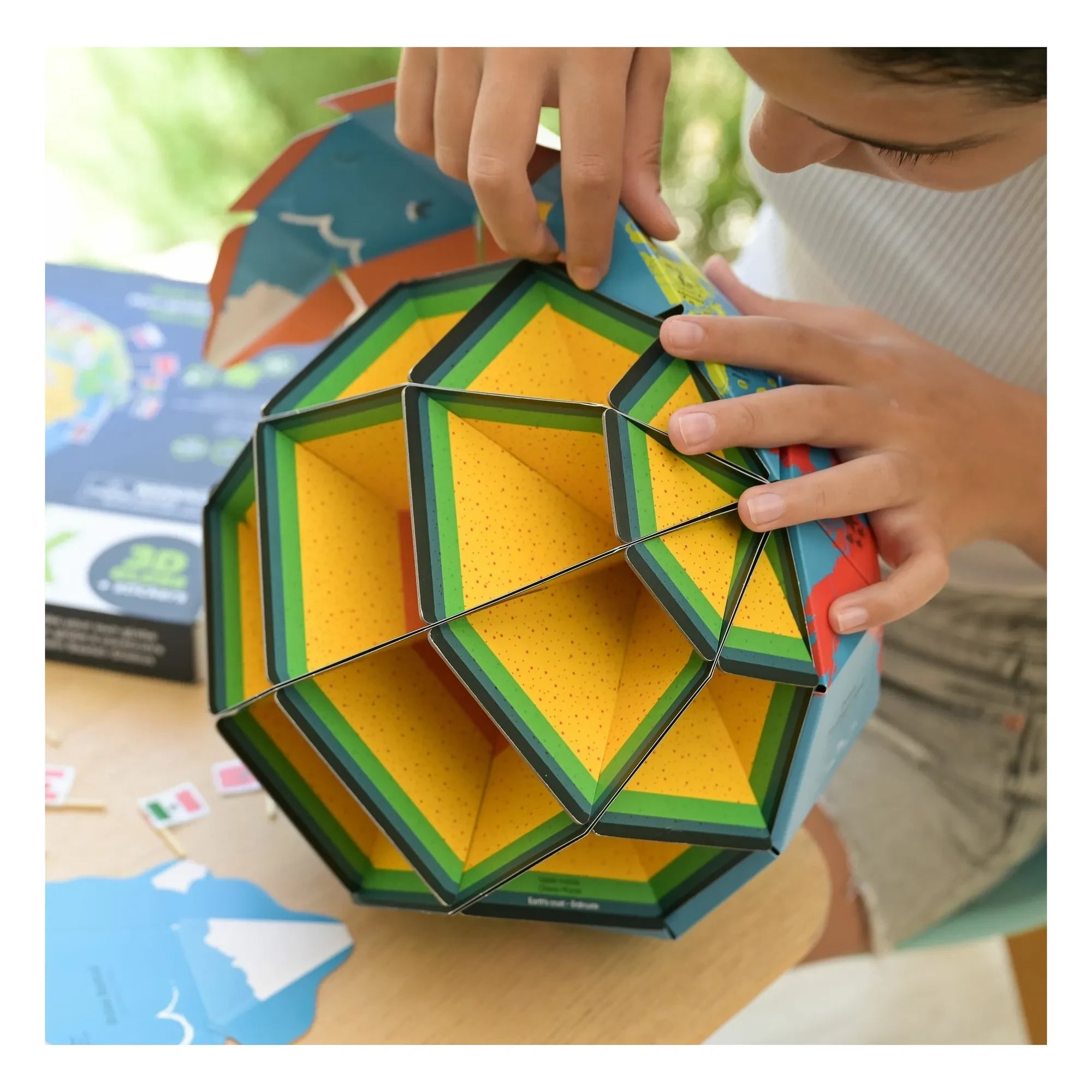 Poppik - Flaggen-Bastelset mit Globus