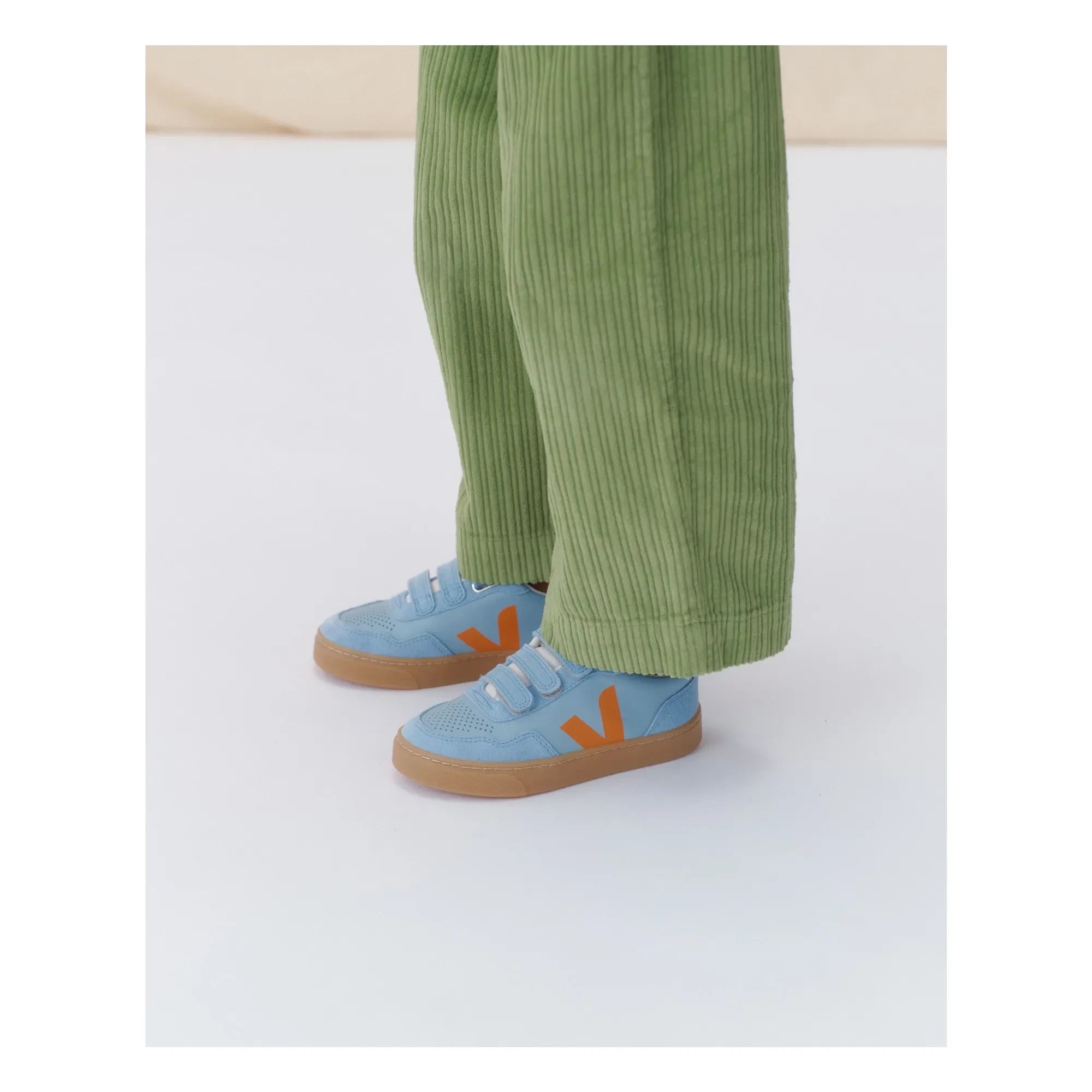 Veja - Scratch Sneakers Small V-90 Leder O.T. | Hellblau