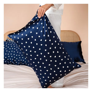 Emily's Pillow - Herzgemusterter Maulbeerseiden-Kissenbezug | Nachtblau