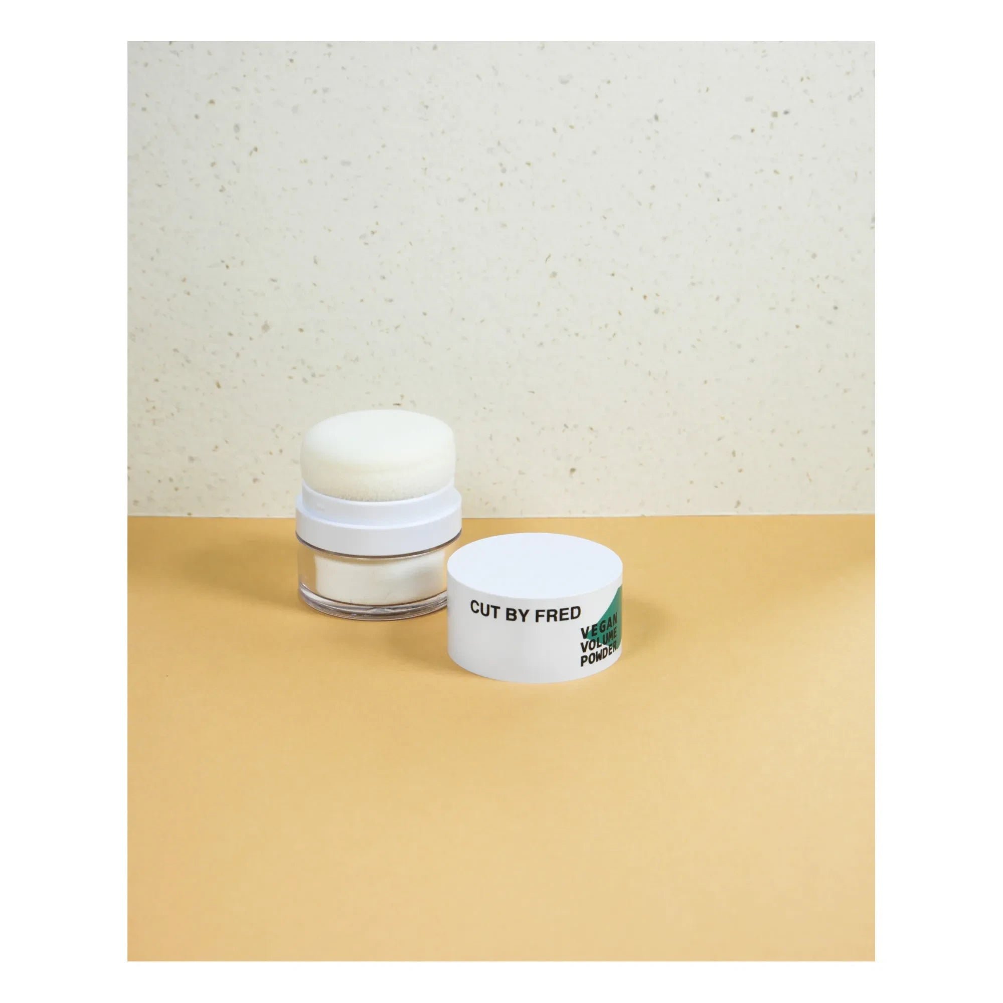 Cut By Fred - Veganer Volumengebendes Trockenshampoo-Puder - 10 g
