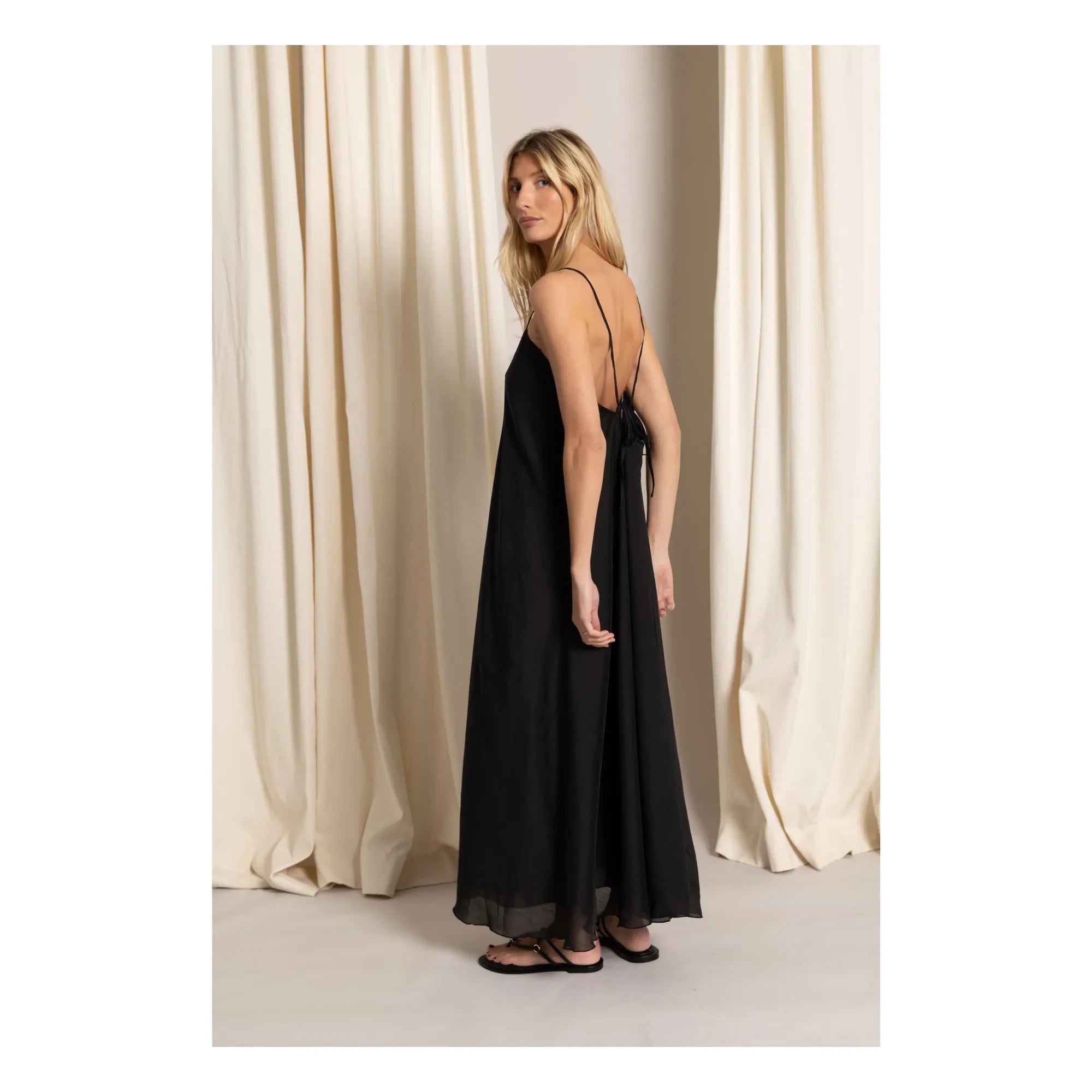 Smallable Woman - Megane Weites Kleid | Schwarz
