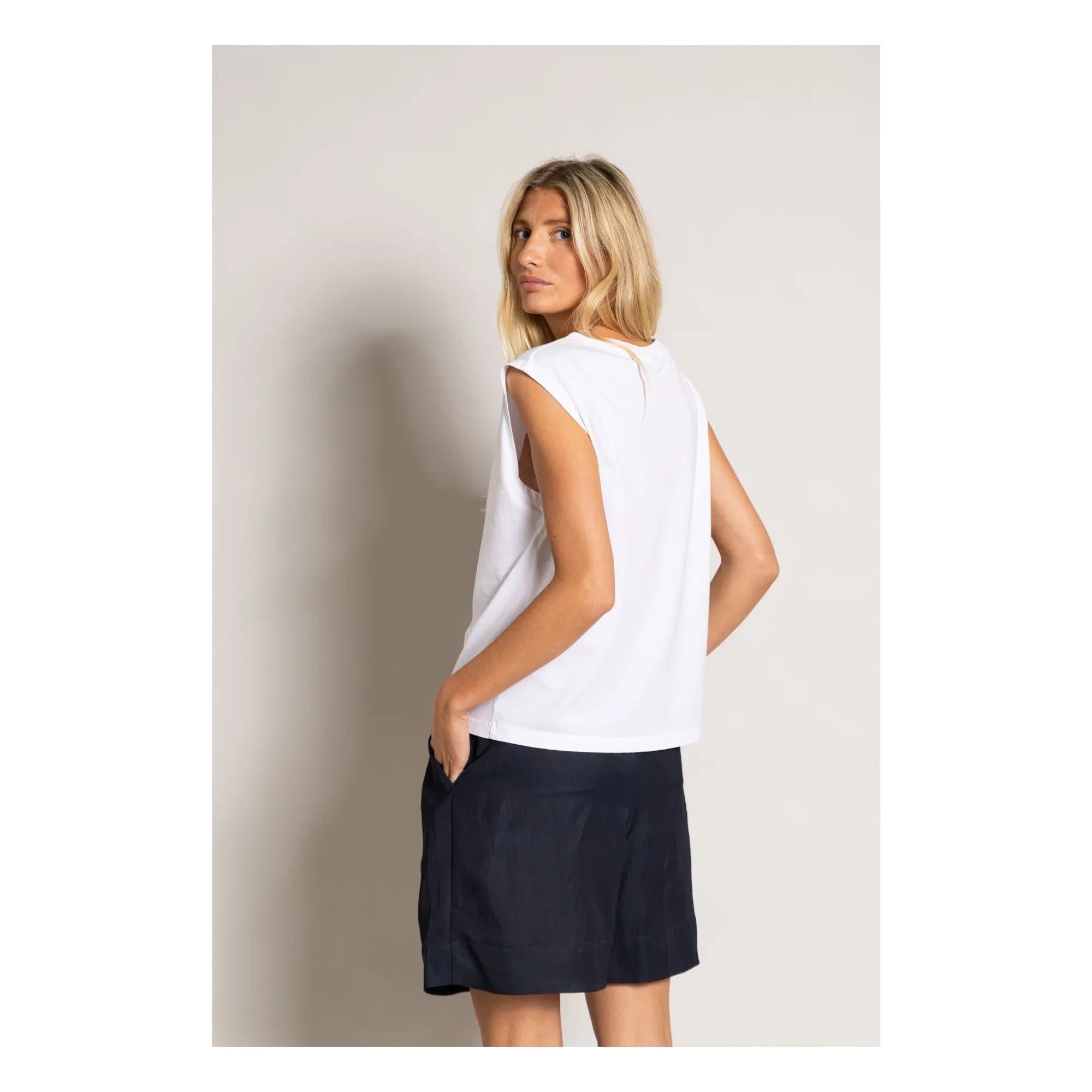 Smallable Woman - Freja Bio-Baumwoll ärmelloses T-Shirt | Weiß