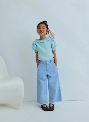die neue Gesellschaft - Jean Lily | Hellblau