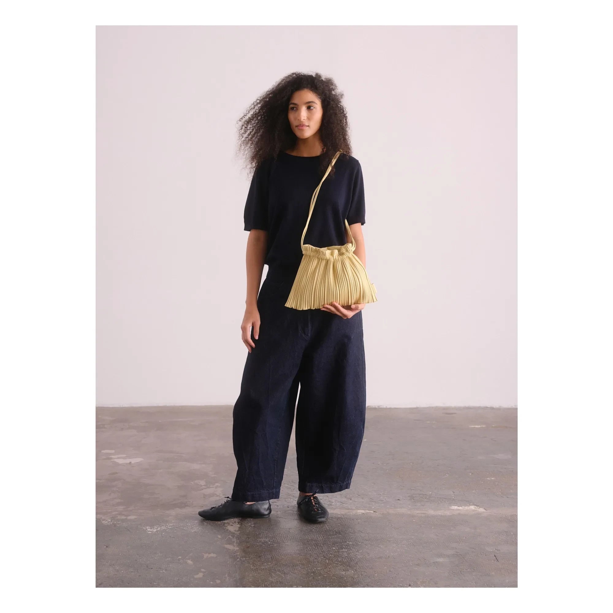 Olend - Muschel Tasche Vegan Leder | Blassgelb