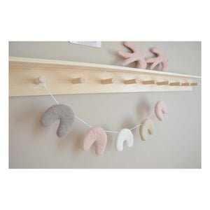 Calm – Girlande aus Filzwolle | Hellrosa