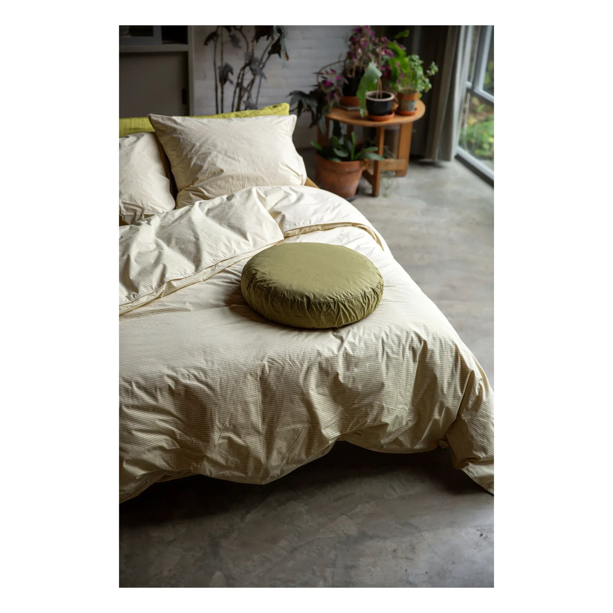 Suite 702 - Gestreifter Bettbezug aus Bio-Perkal – Olive-Creme | Olive