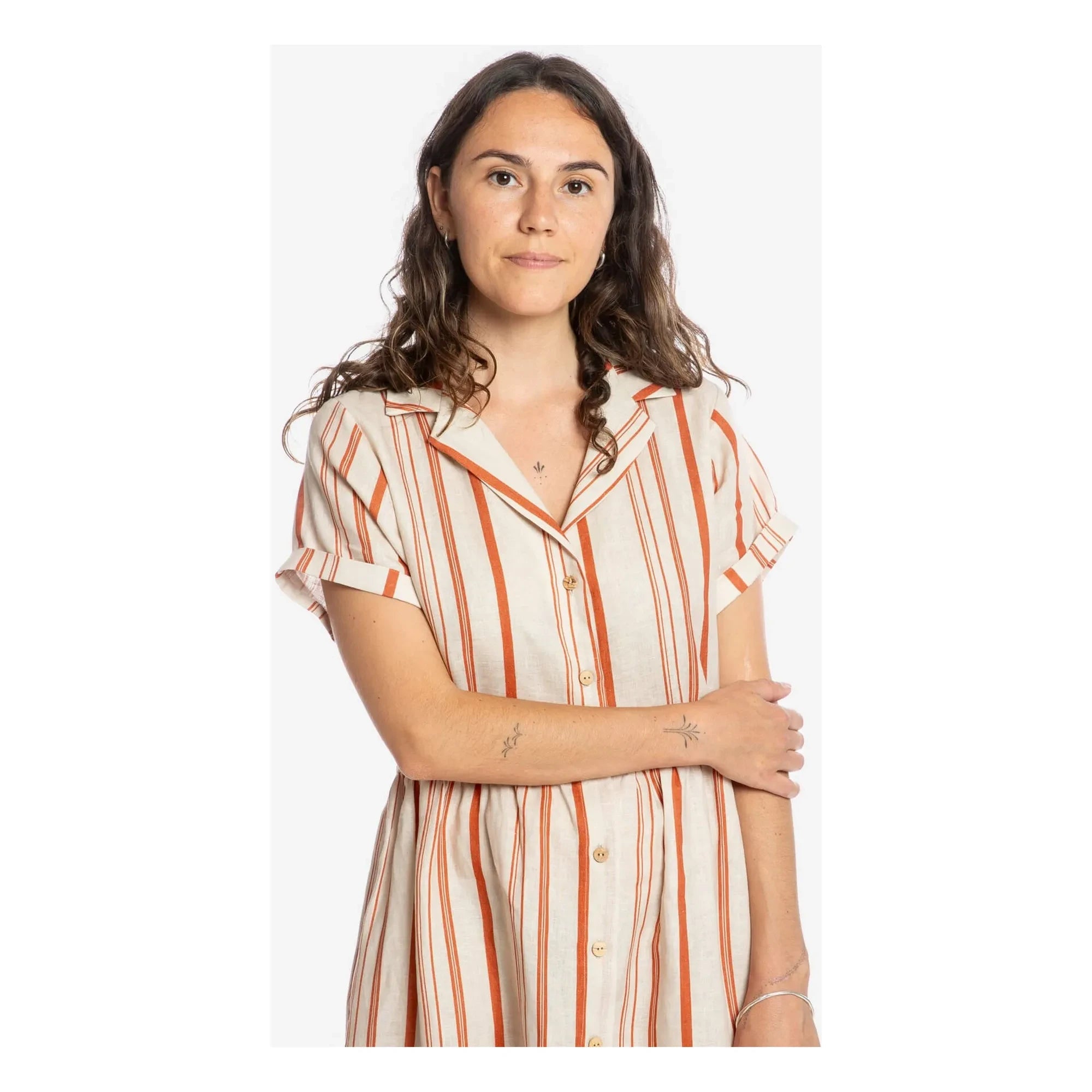 Matona - Gestreiftes Leinen-Midi-Hemdblusenkleid | Gebrochenes Weiß