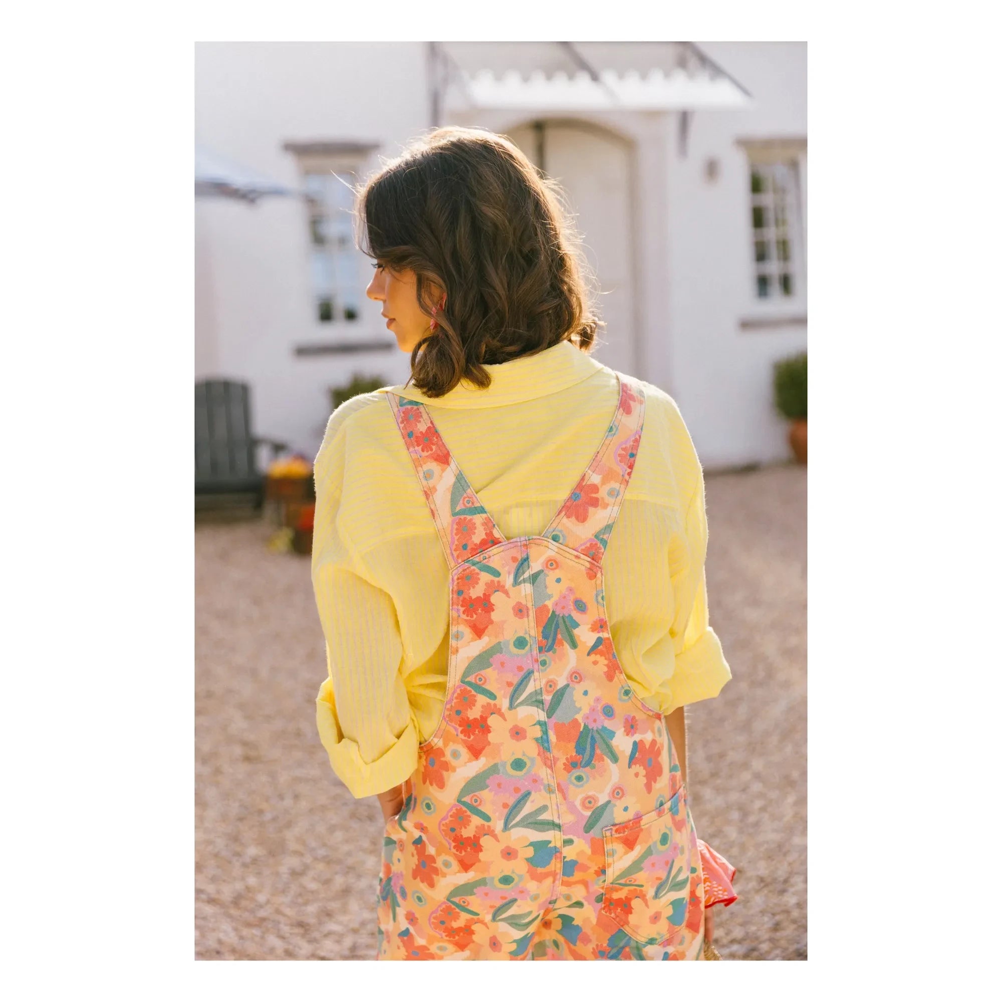 Favorite People - Latzhose mit Blumenmuster Toskana - Damenkollektion | Orange