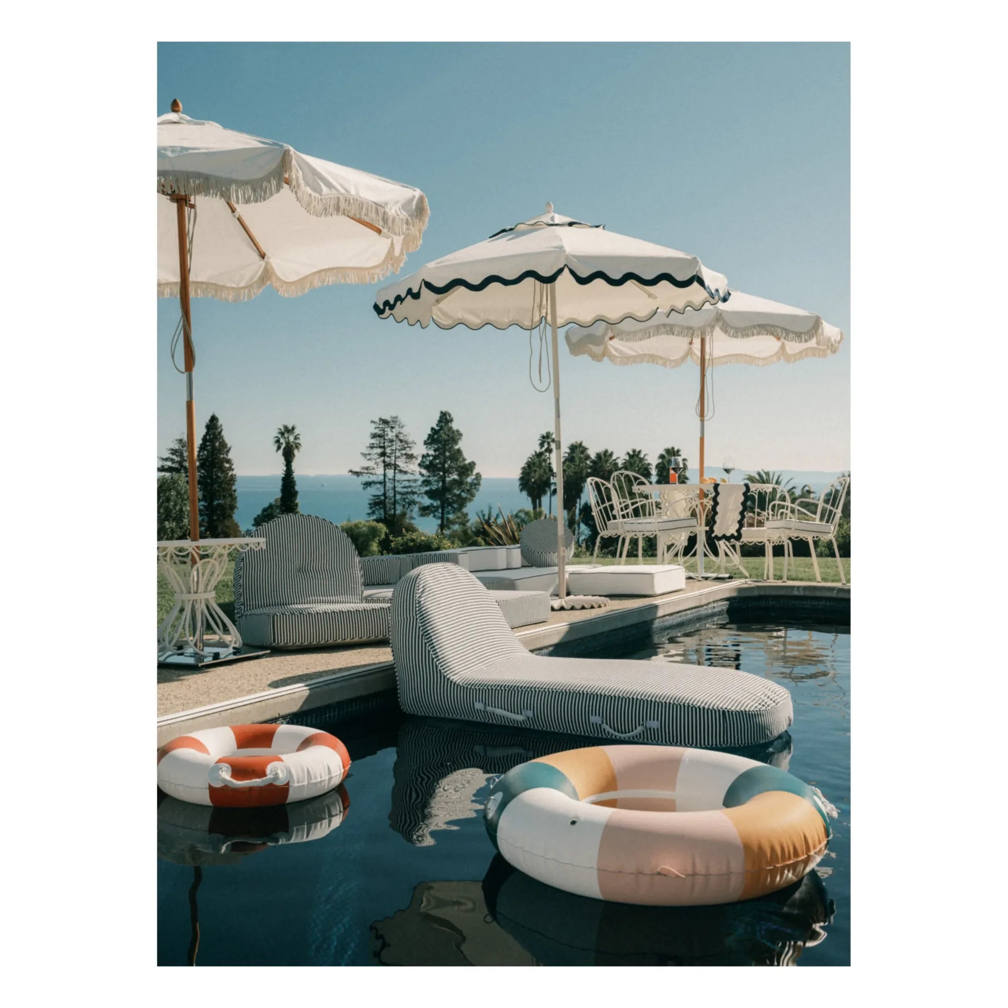 Business & Pleasure Co. - Schwimmbad-Luftmatratze | Marineblau