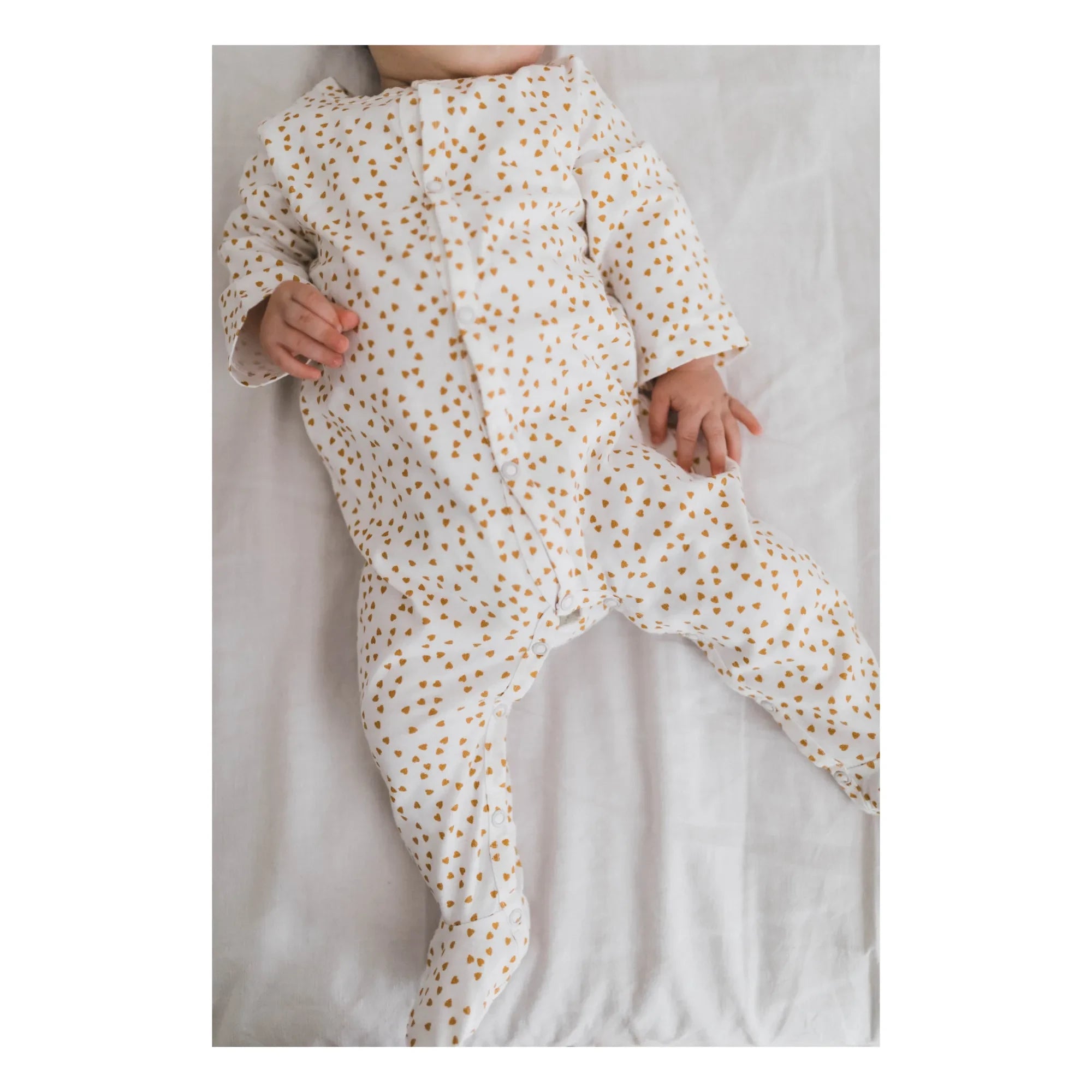 Rose in April - Amalia Jersey Mini Herz Pyjama mit Füßlingen | Senfgelb