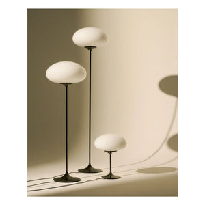 Gubi - Stemlite Tischlampe, Bill Curry | Schwarz