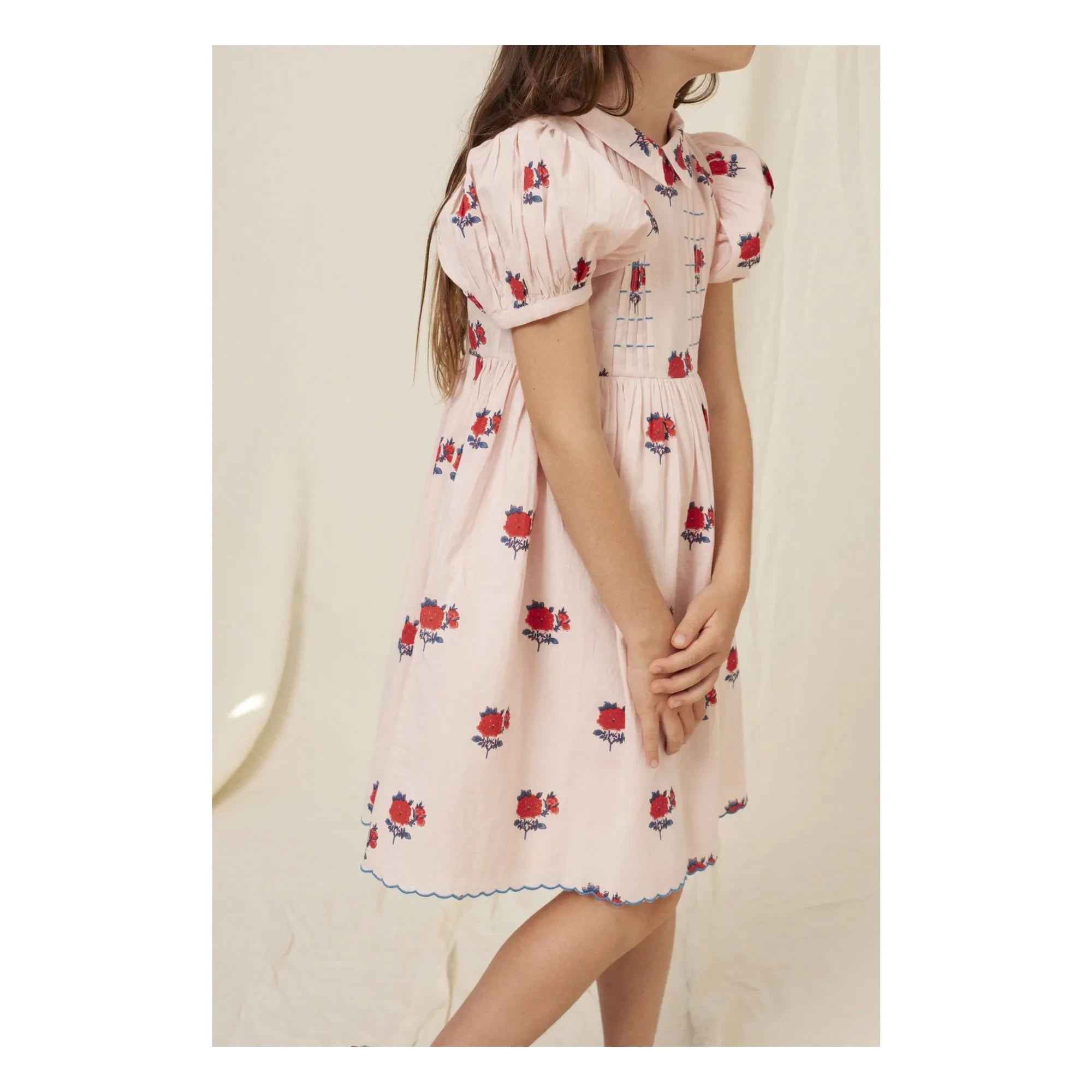 Bebe Organic - April Fleurs Kleid mit gepunkteten Ärmeln | Blassrosa