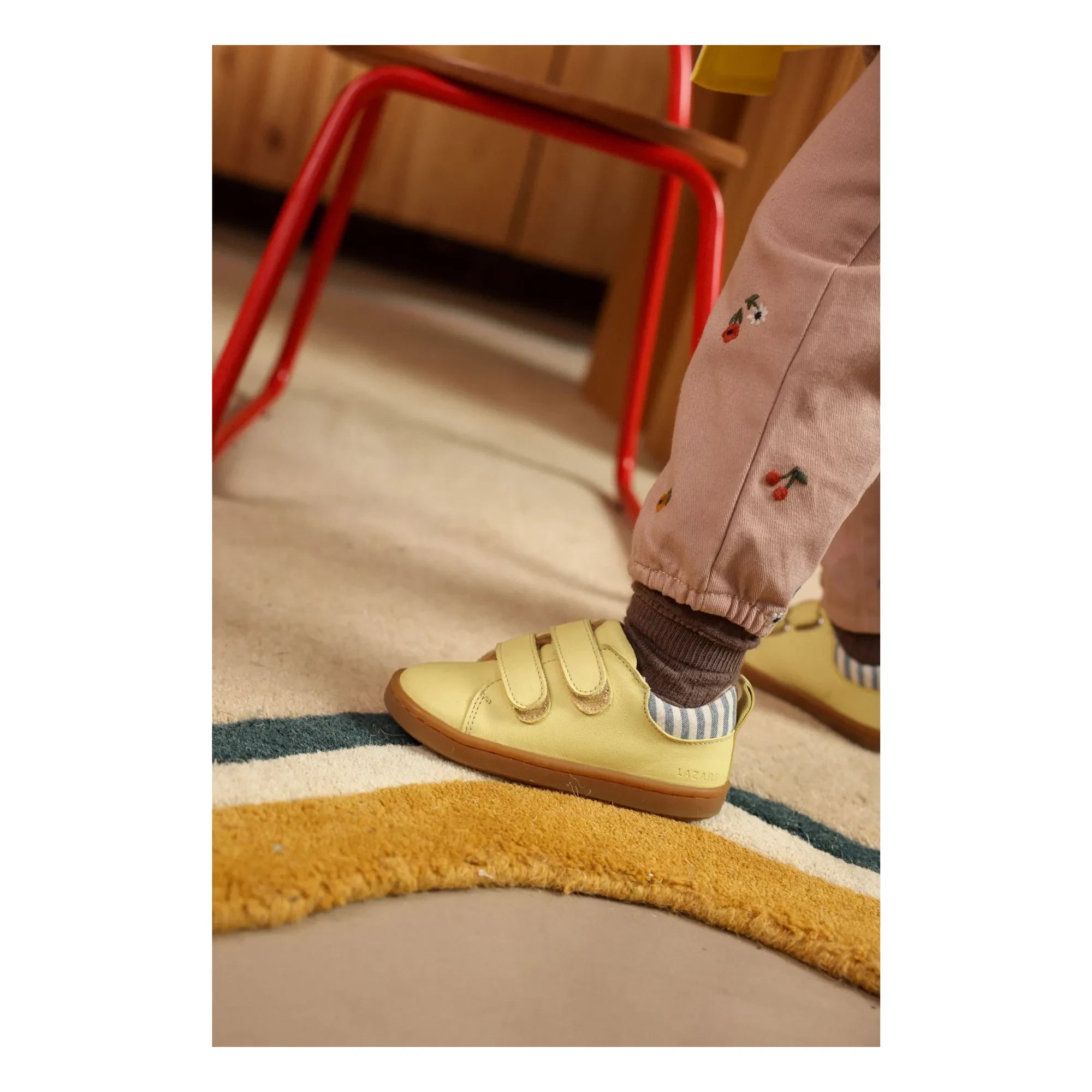 Lazare - Mahaut Gestreifte Vintage Sneaker | Blassgelb