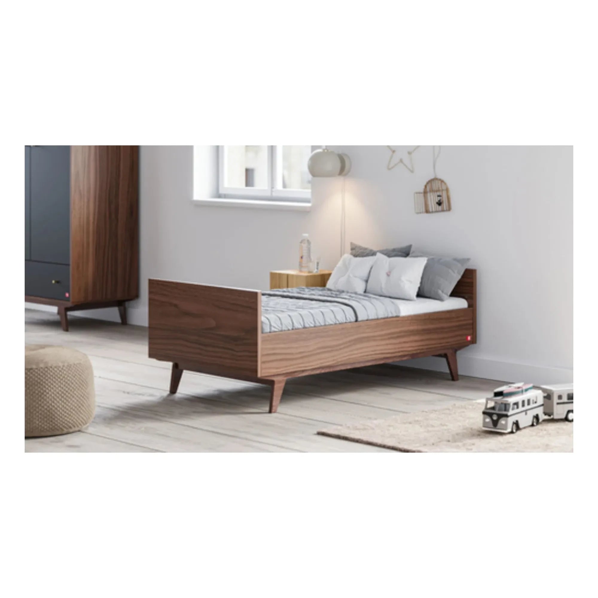VOX - Mid II Kinderbett 70x140 | Nussbaum