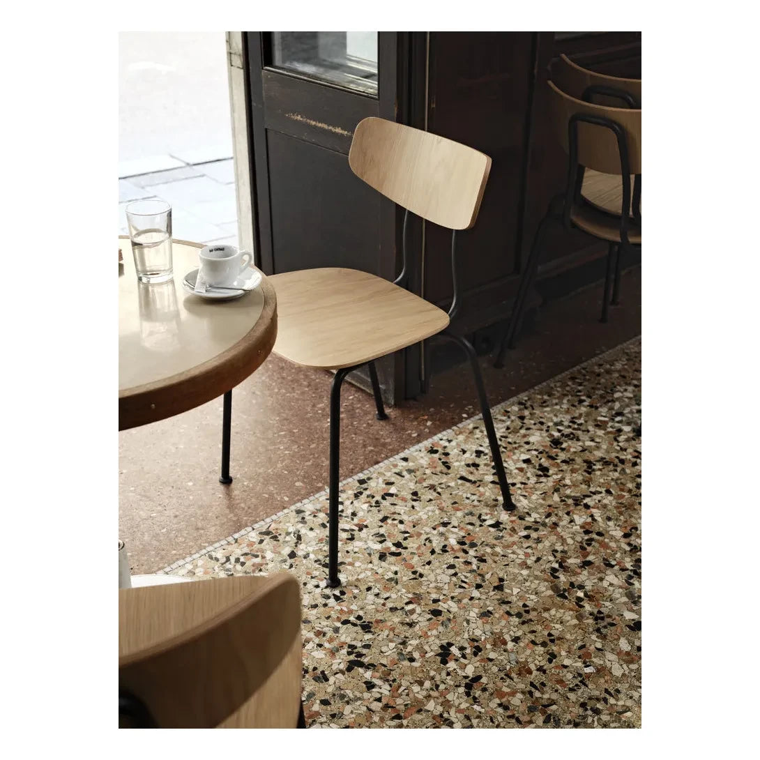 Vitra - Jasper Morrison Moca Stuhl - Schwarzer Sockel | Eiche