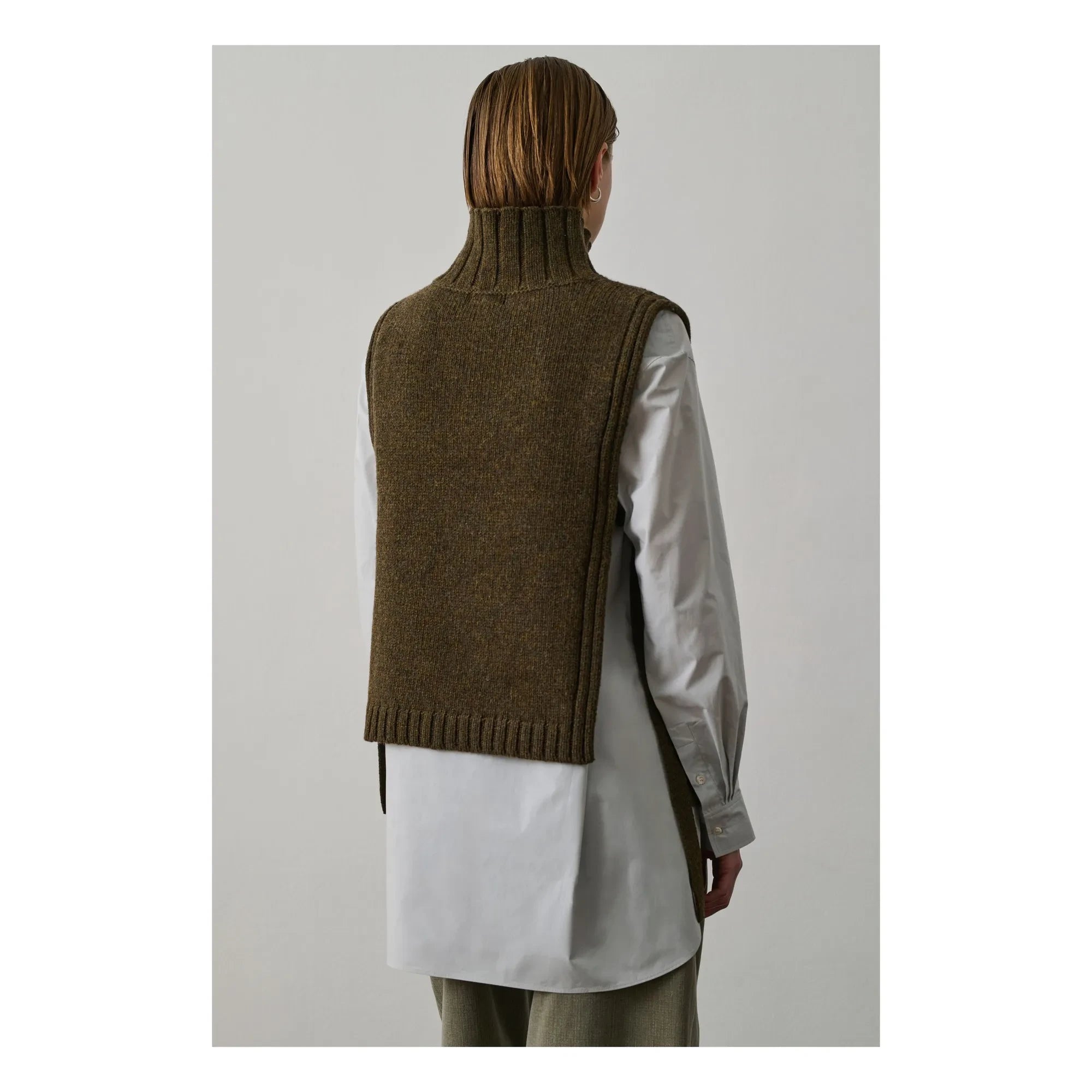 Soeur - Ärmelloser Pullover aus Schurwolle in Gold | Melierte Khaki