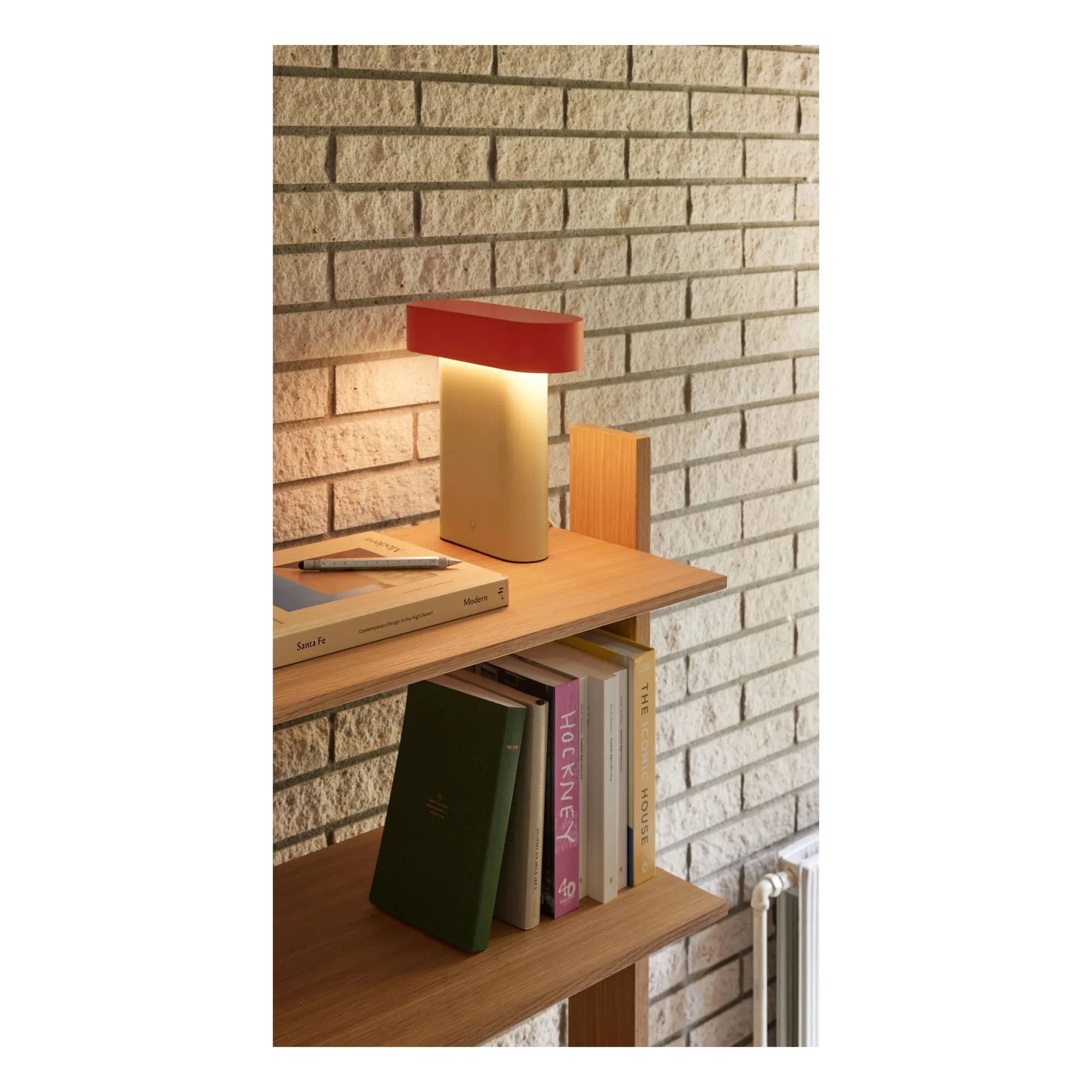 Schick – Elegante Tischlampe | Rot