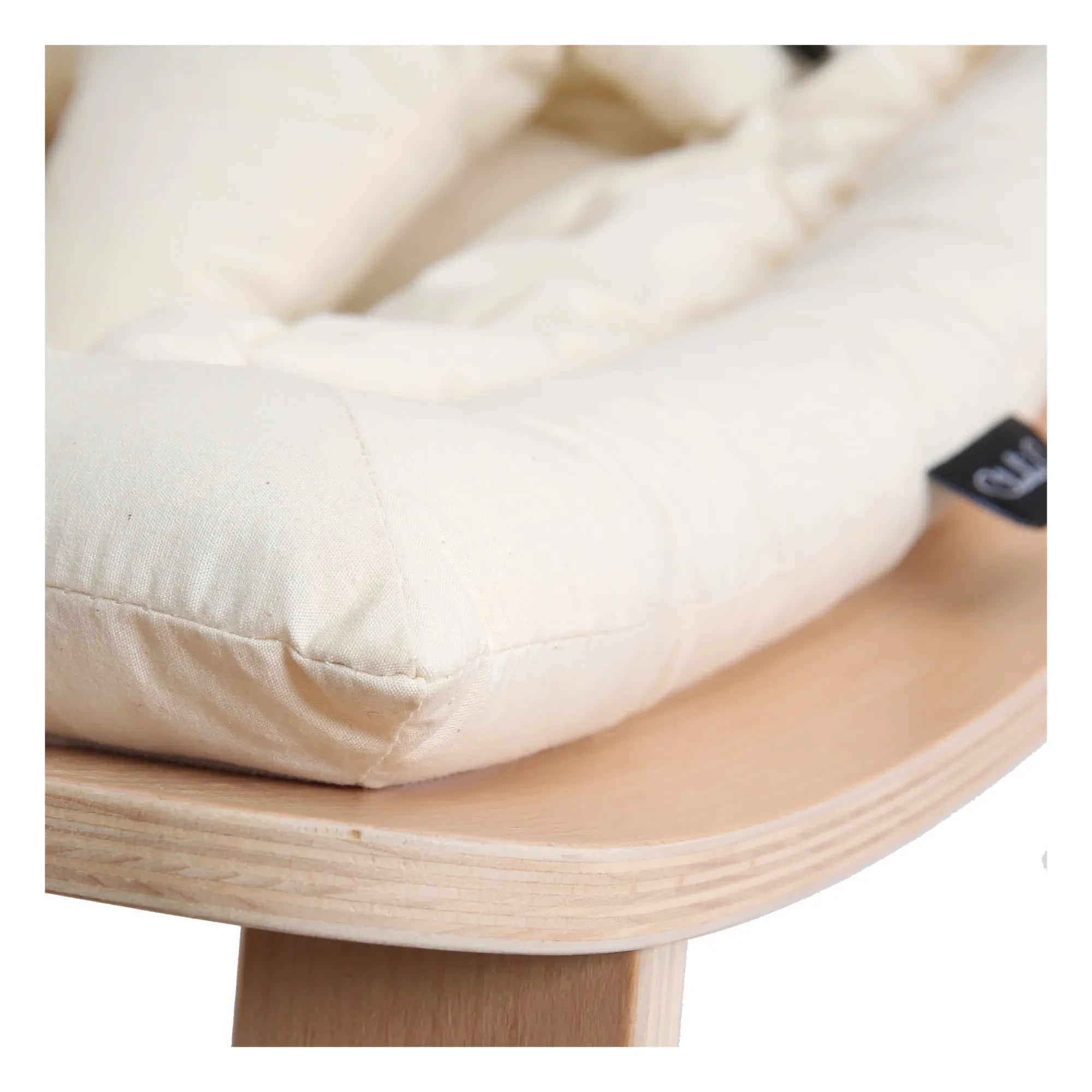 Charlie Crane - Levo Baby Wippe - Buche und Ecru Bio-Baumwollkissen | Ecru