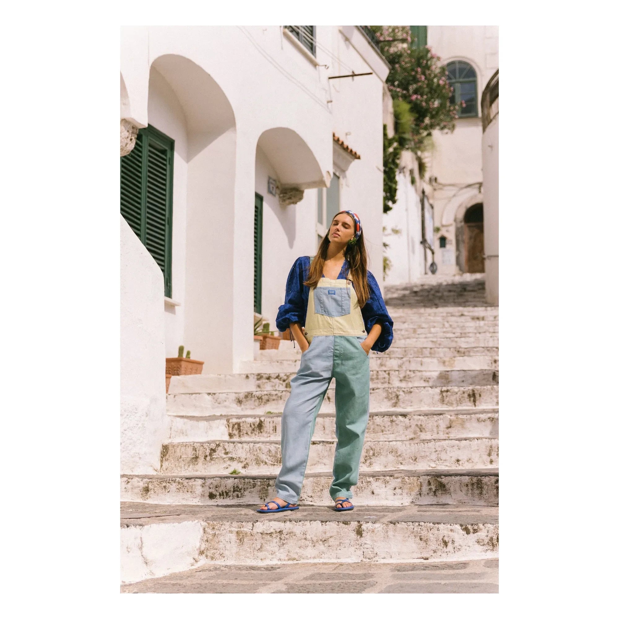 Favorite People - Sicilia Colour-Block Latzhose - Damenkollektion | Blau