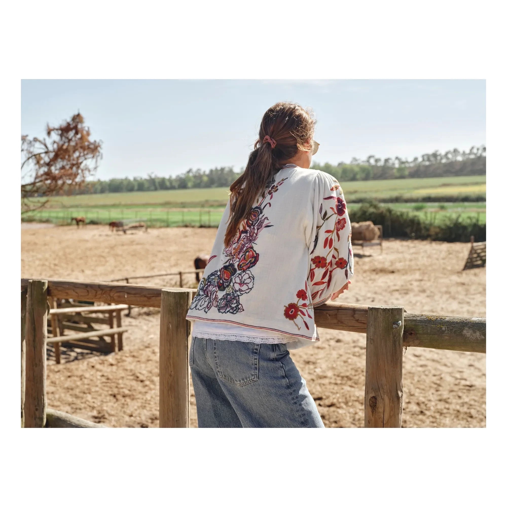 M.A.B.E. - Ori Baumwolljacke mit Stickerei | Rot