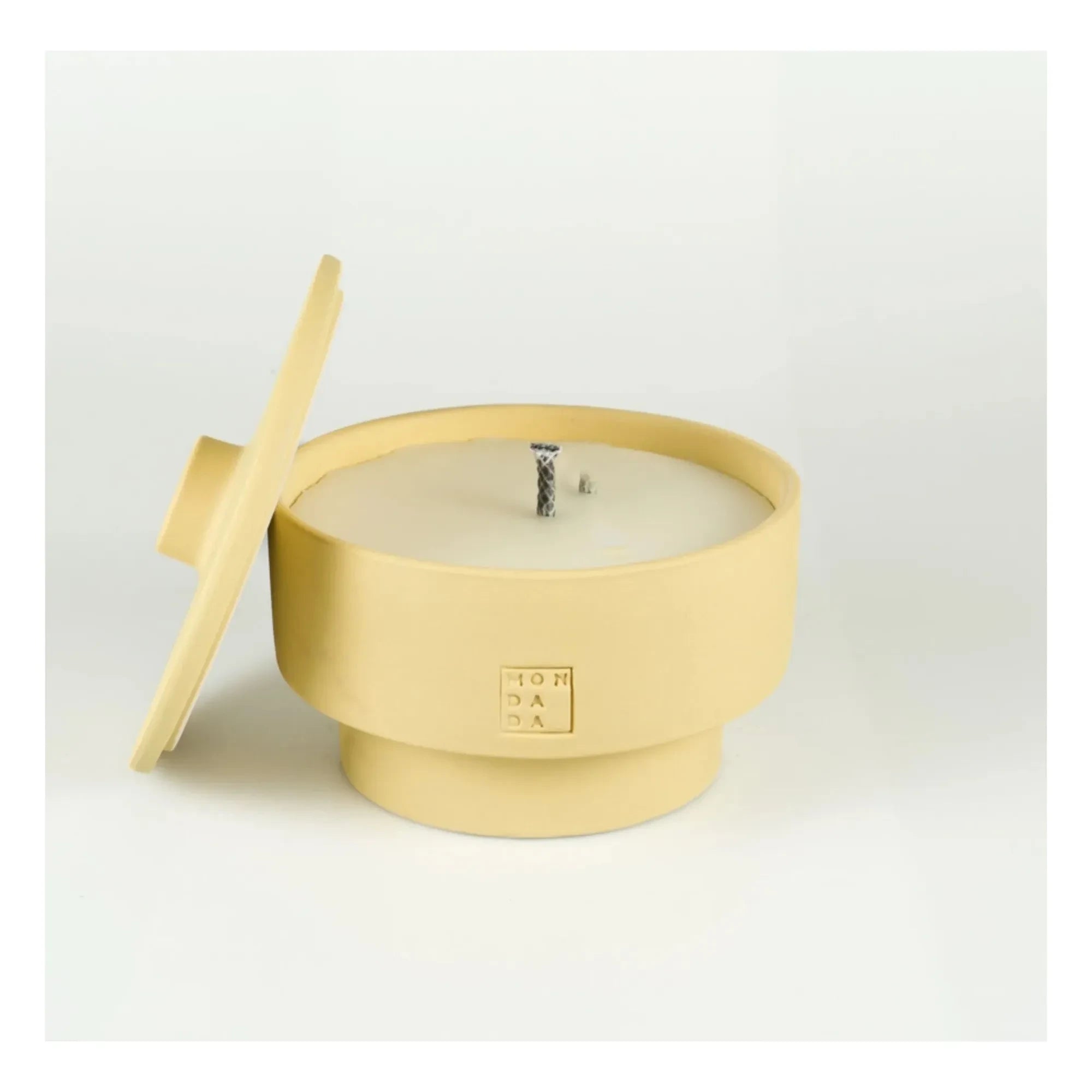 Mon Dada - June Sahara Outdoor-Kerze für zwei Personen, mit Deckel, neutraler Duft | Hellgelb