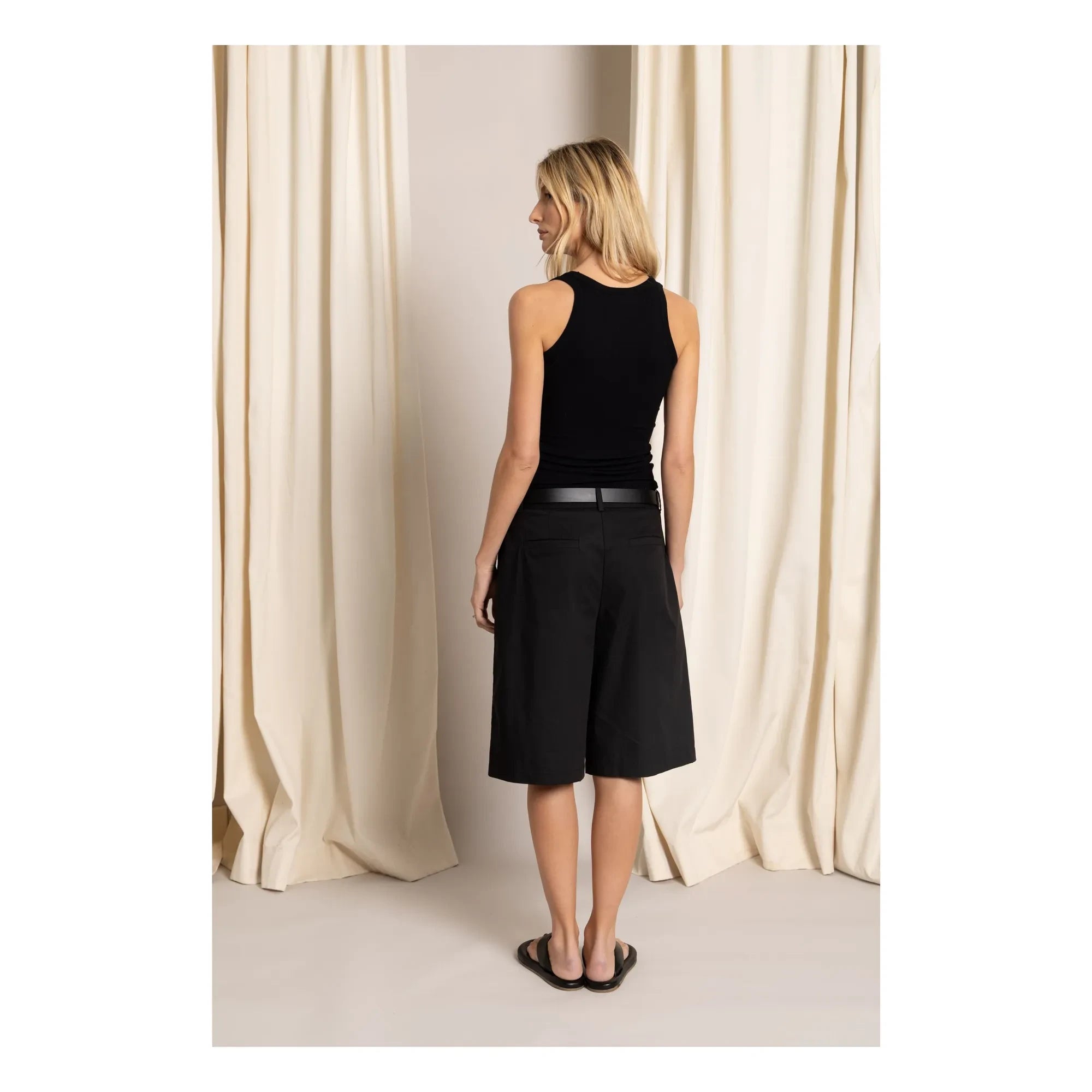 Smallable Woman - Schwarzes Bermuda-Set