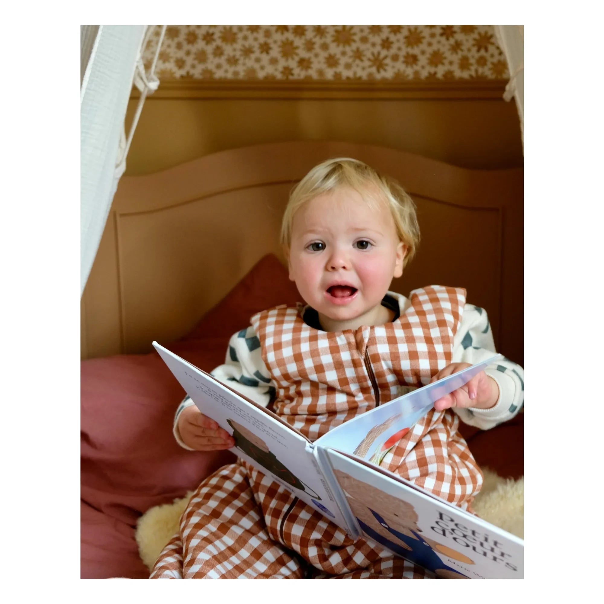 Tante Reine - Vichy Bio-Baumwolle Schlafsack mit Füßen | Karamell