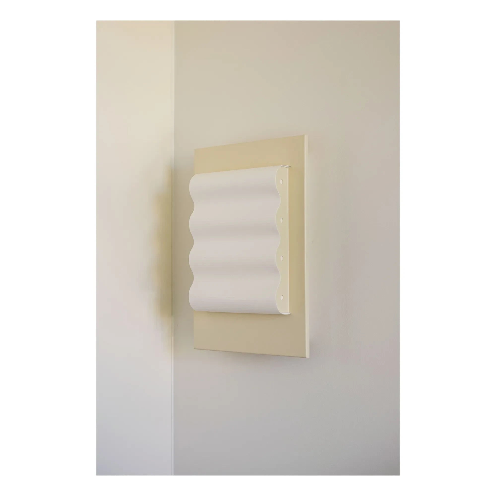 Violaine d'Harcourt - Frame wave Wandleuchte | Gebrochenes Weiß