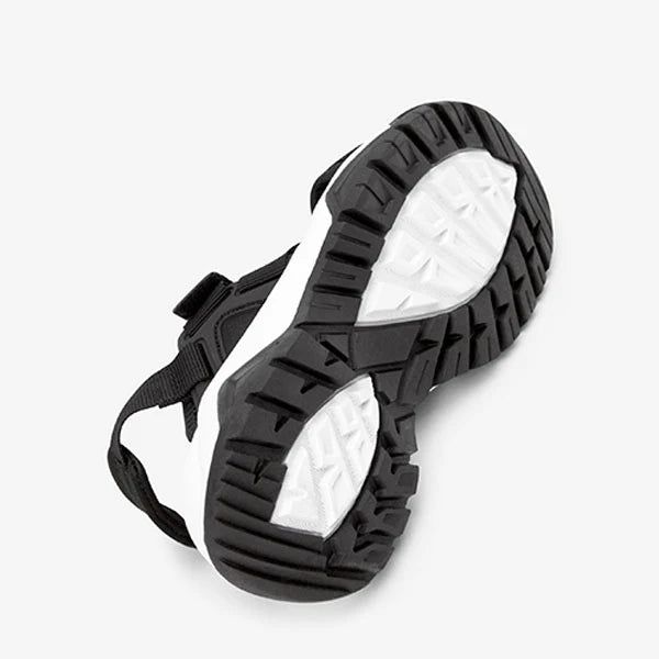 Als nächstes: Schwarze Trekker-Sandalen für Jungen