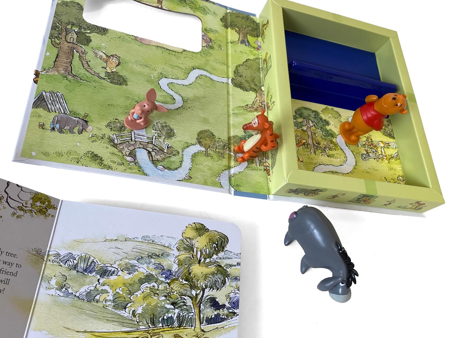 Phidal - Winnie Puuh Tattle Tales Figuren-Spielzeug Englisches Aktivitäts- und Geschichtenbuch