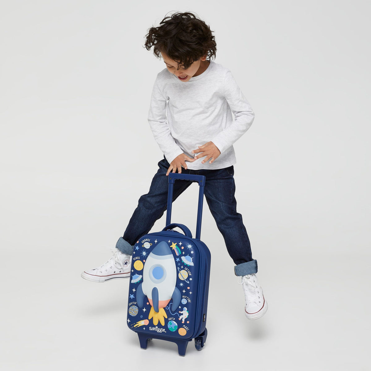 Smiggle - Sky Hi Junior Kinderkoffer mit Rollen und Lichtern