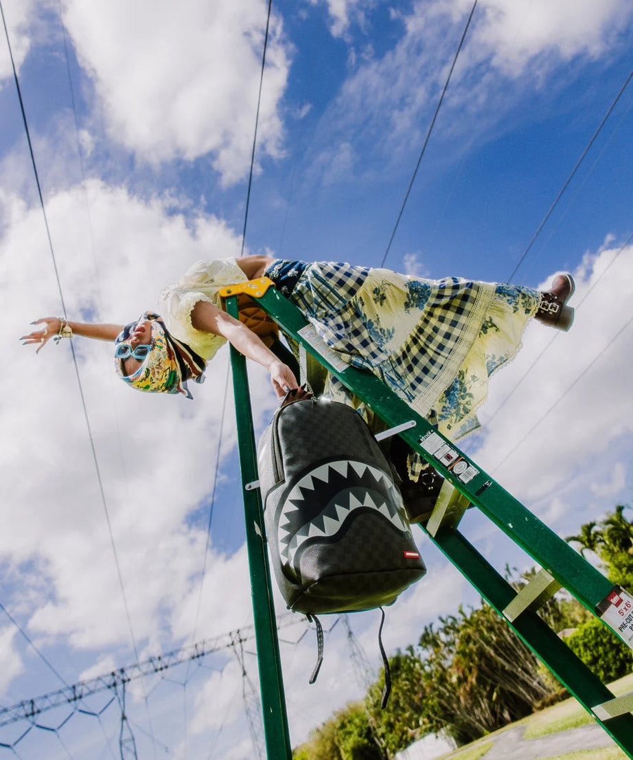 Sprayground - Lights Out Haifische Rucksack in Paris