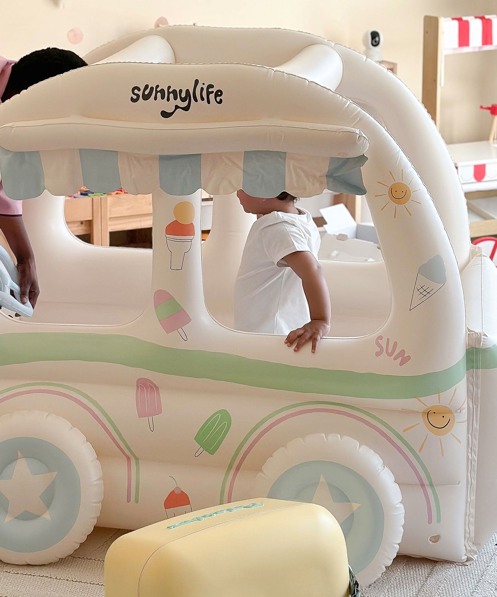 Sunnylife - Kinder Strand- und Garten aufblasbares Eisdielen-Spielset