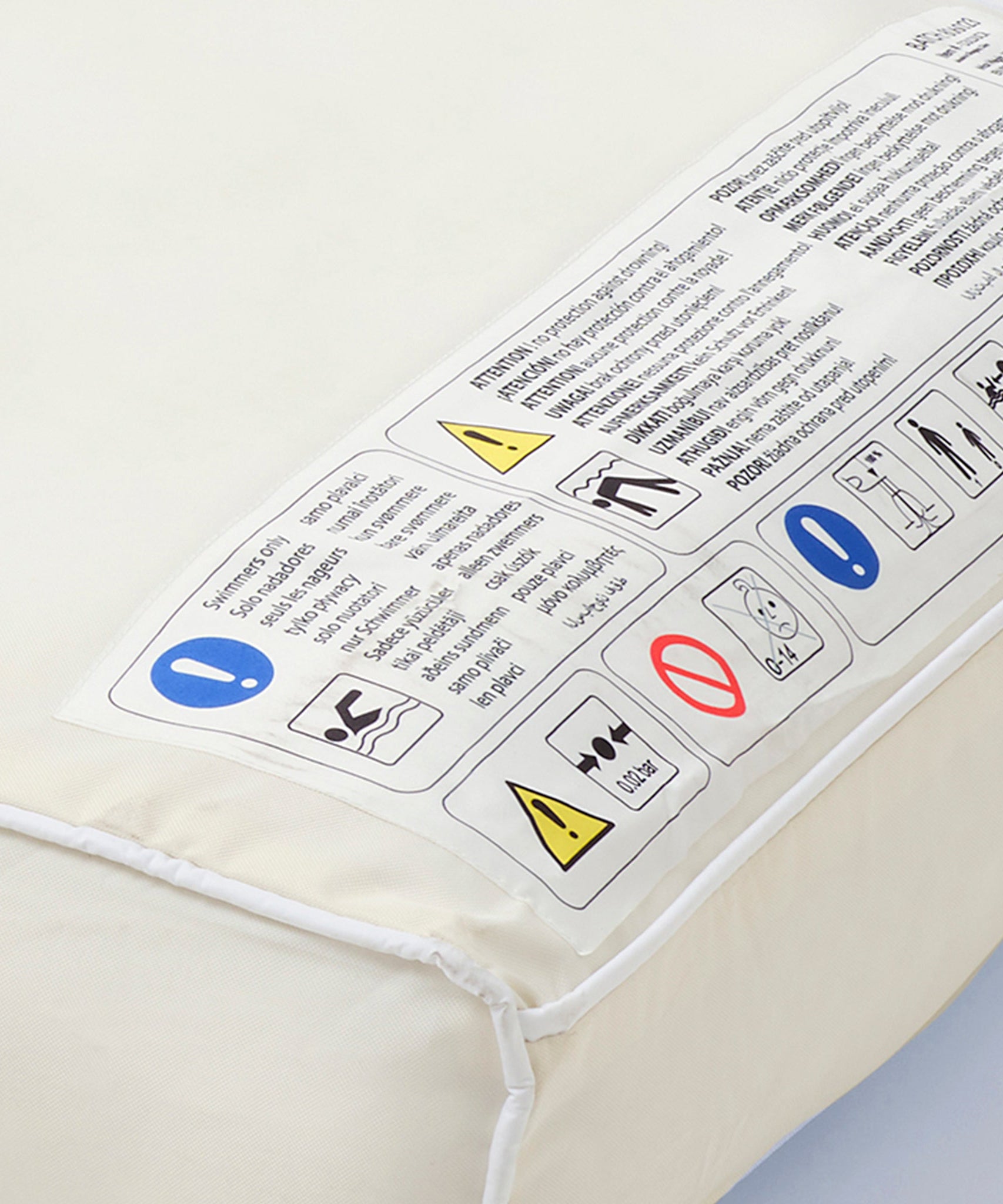 Sunnylife - Luxuriöse aufblasbare Liege für Meer und Pool